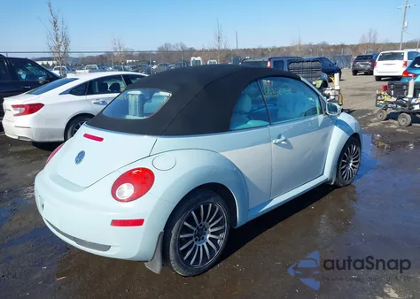 2010 Volkswagen New Beetle 2.5L Final Edition z USA, uszkodzony, nr VIN 3VWRG3AL0AM009953